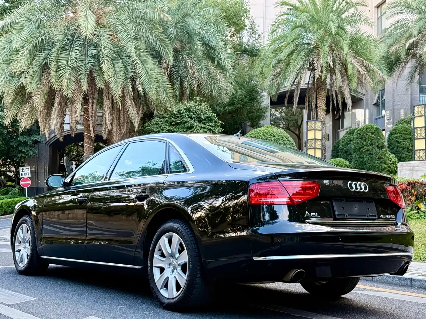 Audi A8 2013 A8L 45 TFSI quattro Comfort фото 7