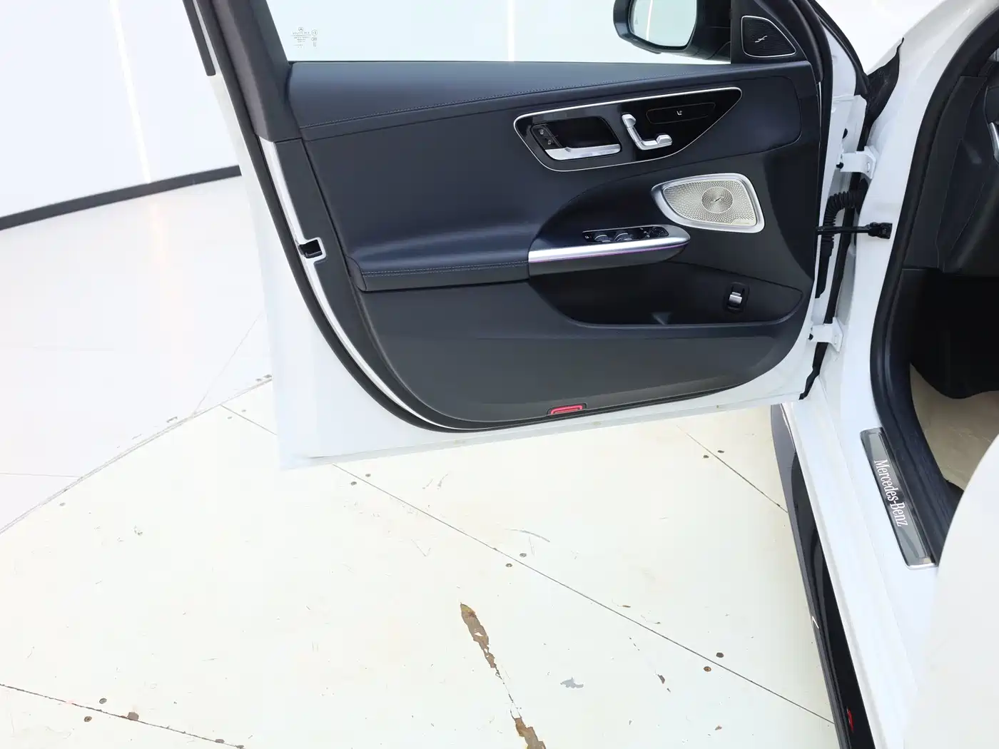 Mercedes-Benz C-Class 2025 C 260 L Night Sport Edition фото 27
