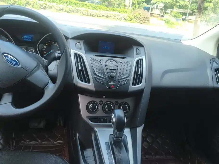 Photo 13 - Ford Focus