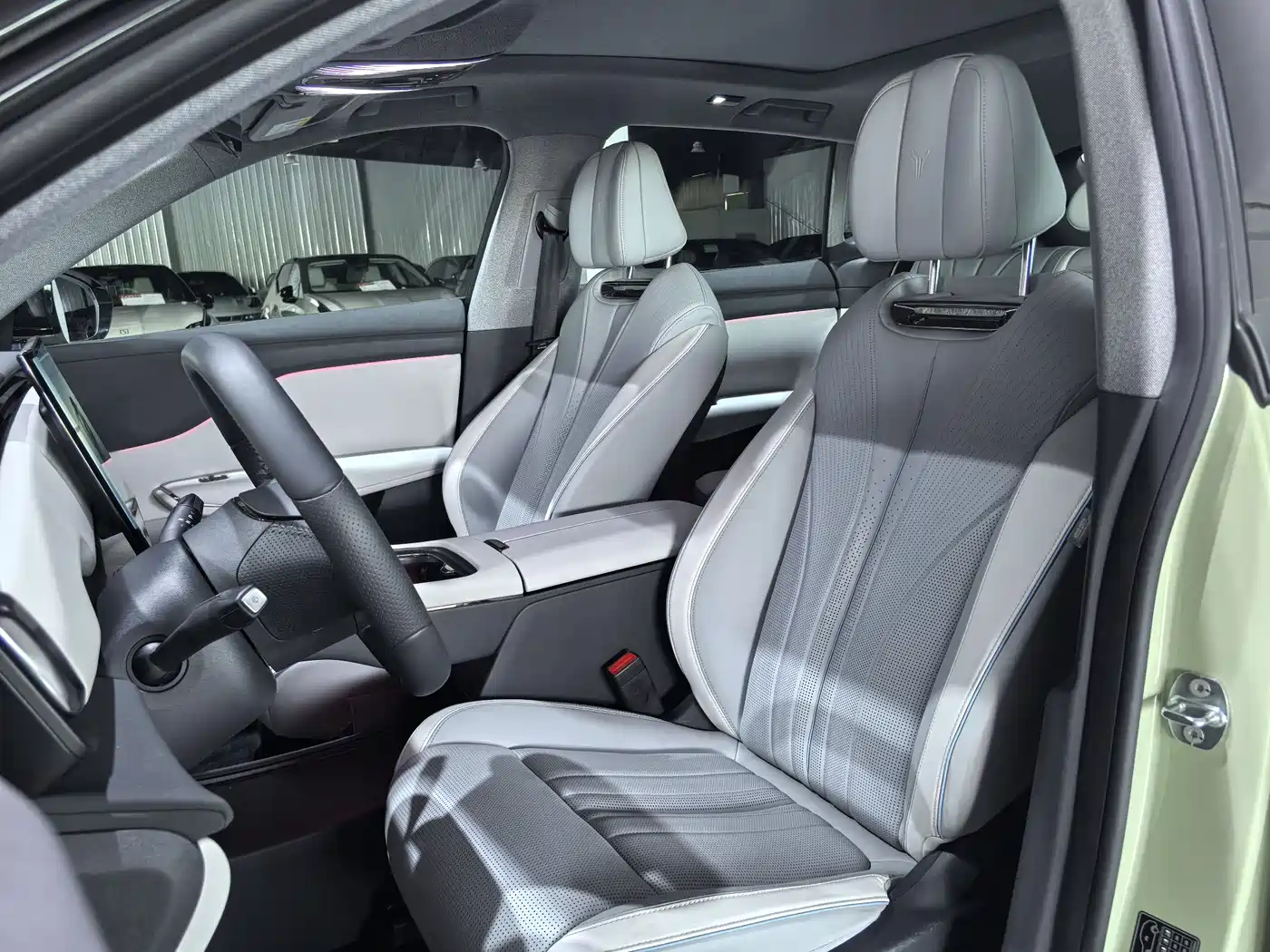 Voyah Auto Voyah Zhiyin 2024 Long Range Smart Edition фото 4