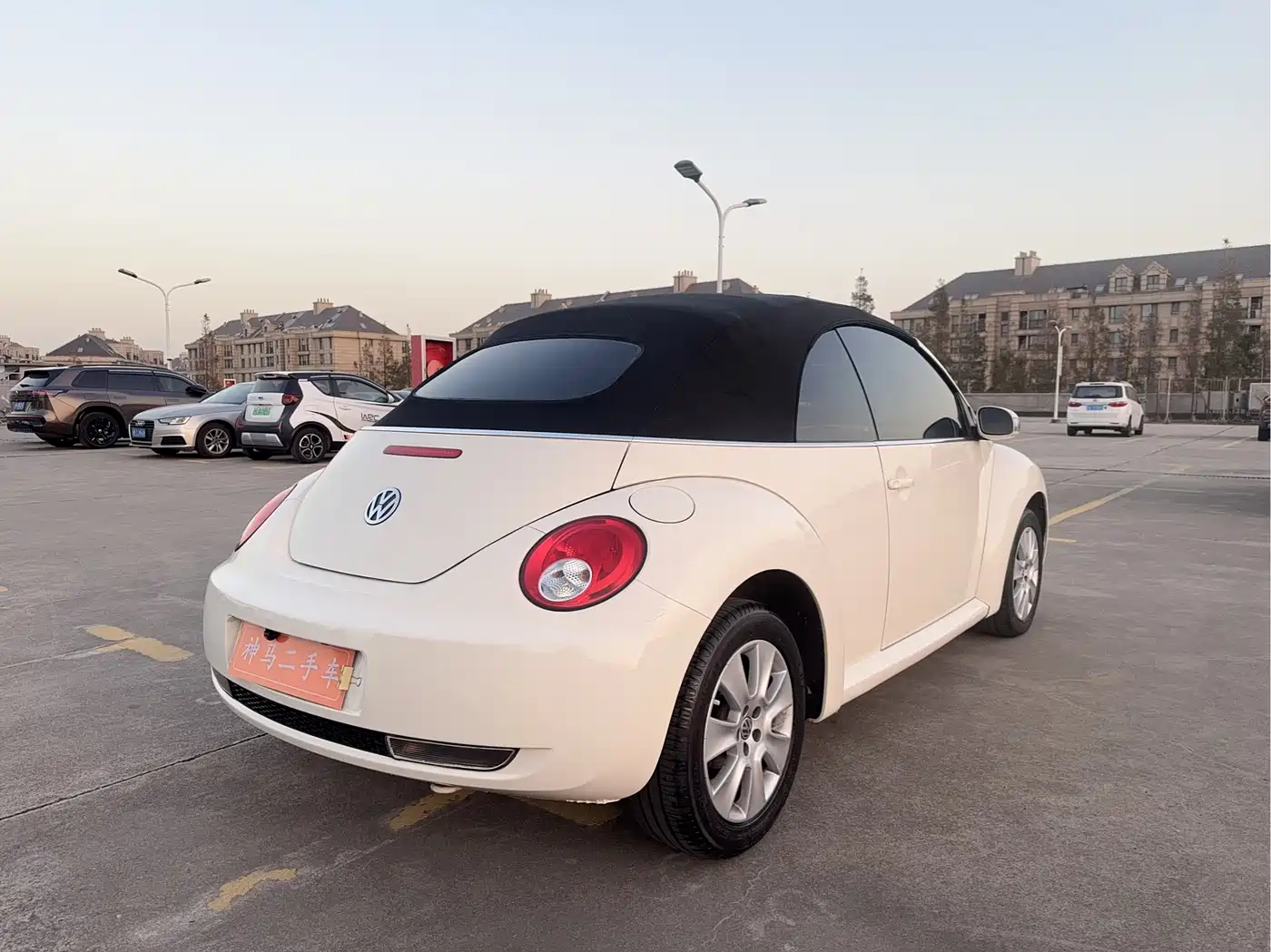 Volkswagen Beetle 2009 2.0 AT Top Convertible фото 6