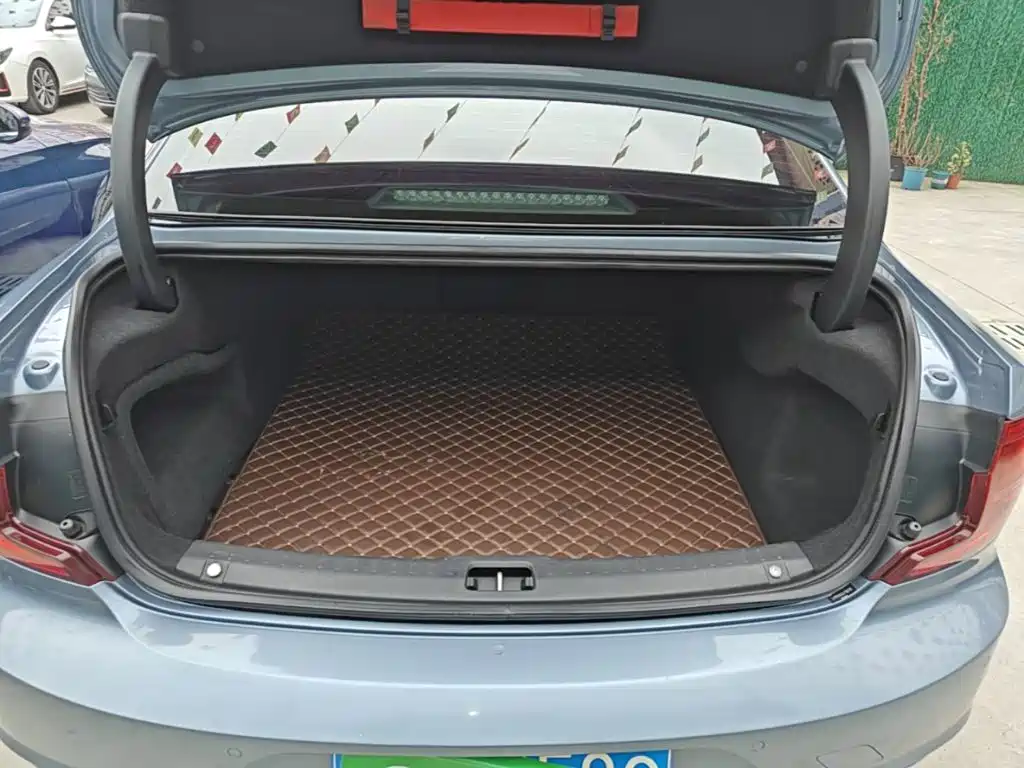 Фото 19 - Volvo S90