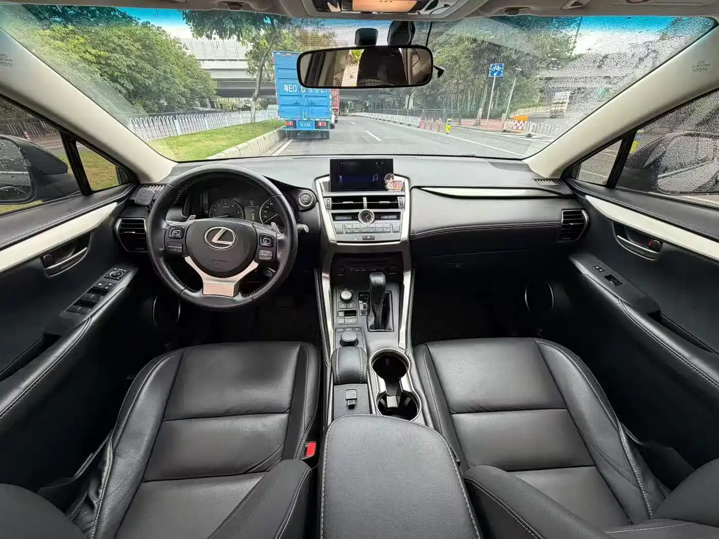 Lexus NX 2015 200t AWD F Sport фото 9