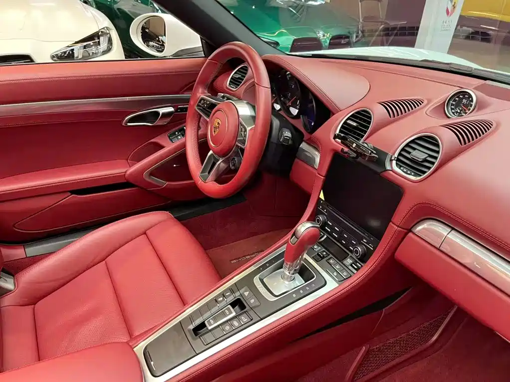 Photo 13 - Porsche 718