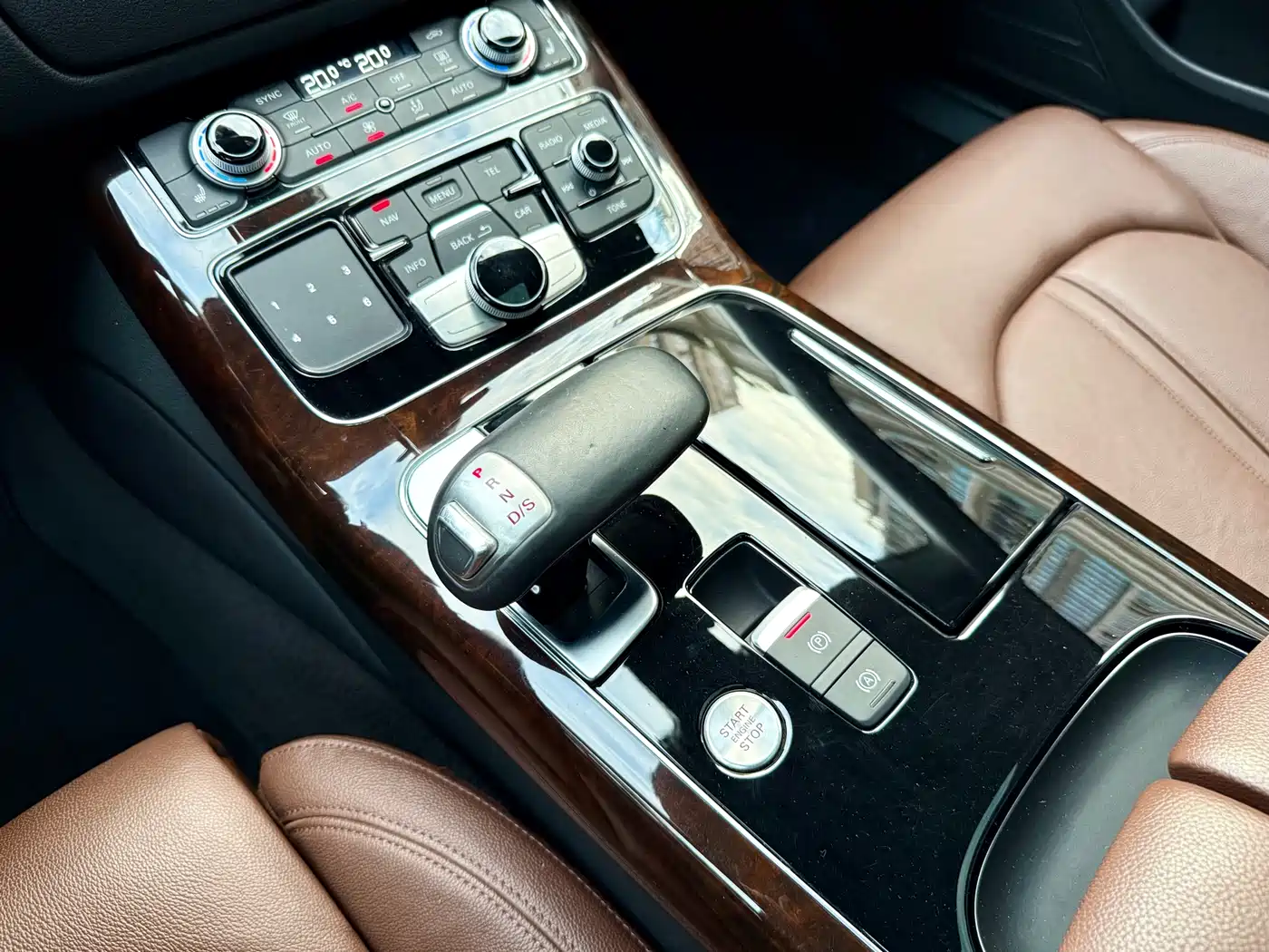 Audi A8 2014 A8L 45 TFSI quattro Comfort фото 15