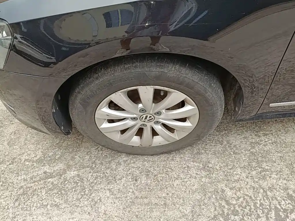 Фото 23 - Volkswagen Passat