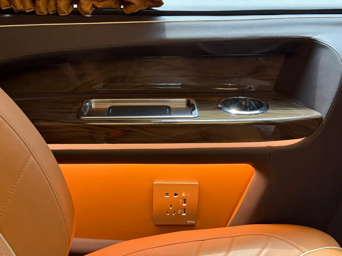 MERCEDES-BENZ V CLASS