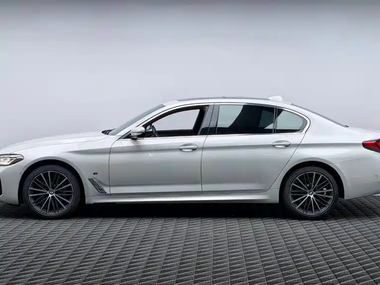 BMW 5 Series 2021 530Li Leading M Sport Package фото 4