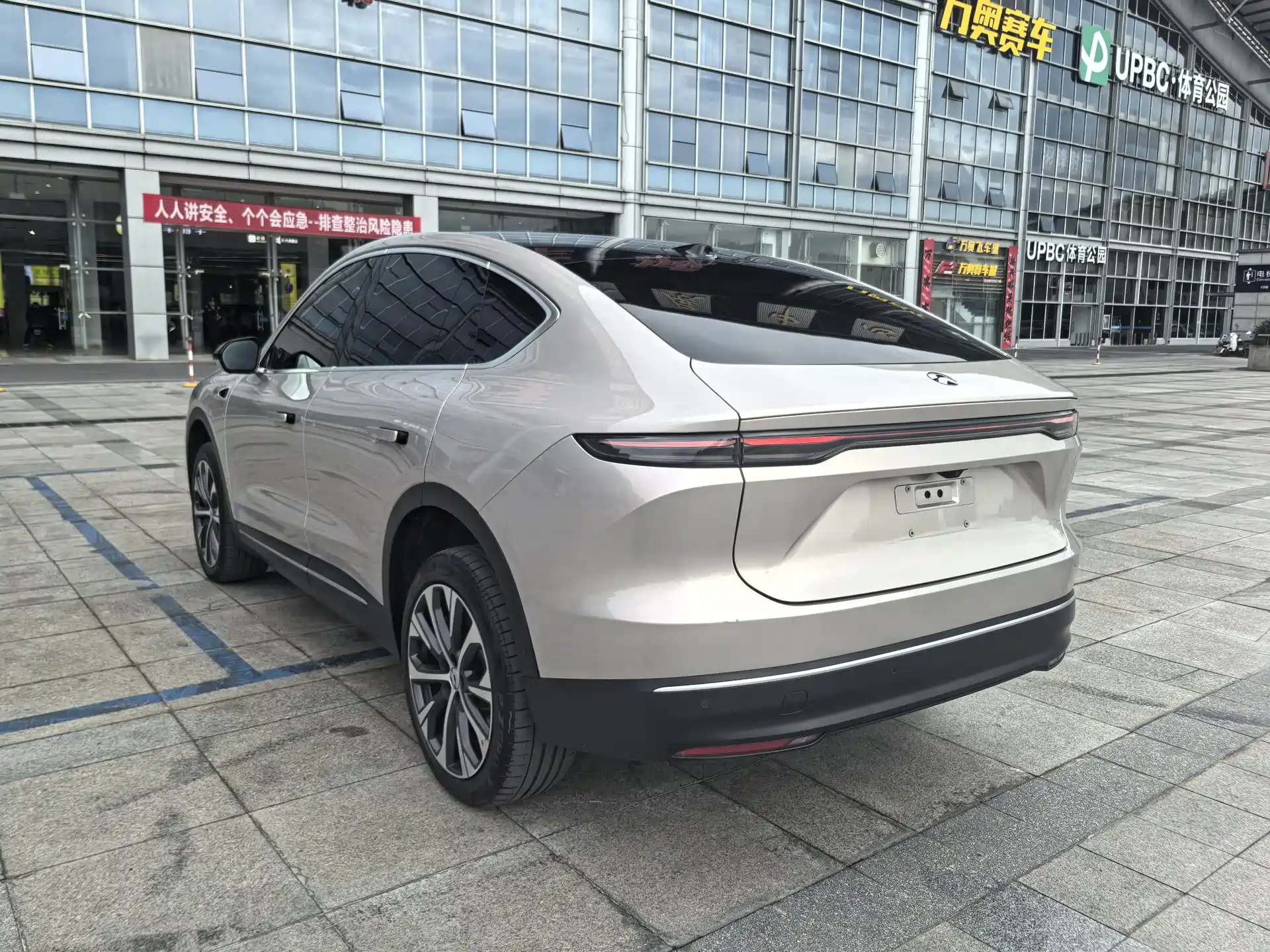 Фото 6 - NIO EC7