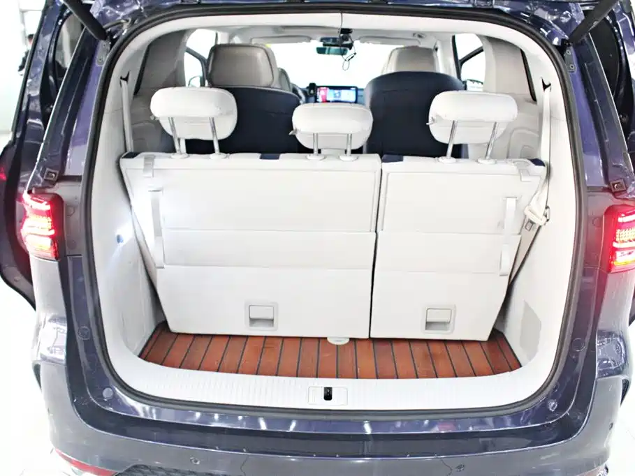 Roewe iMAX8 2022 400TGI Honor Edition фото 13