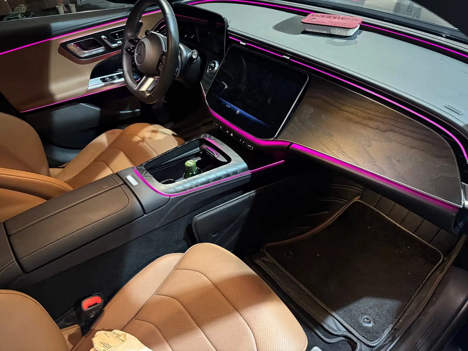 Photo 9 - Mercedes-Benz E-Class