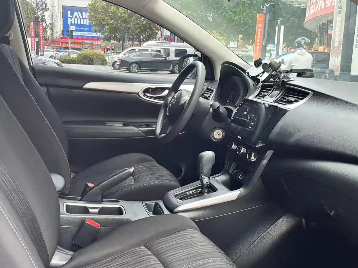 Фото 13 - Nissan Sylphy