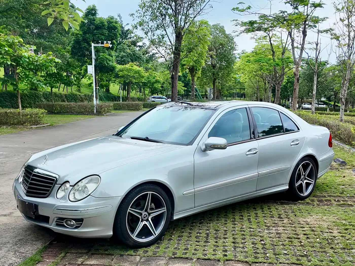 Mercedes-Benz E-Class 2008 Model E 280 Personality Sport Edition фото 28