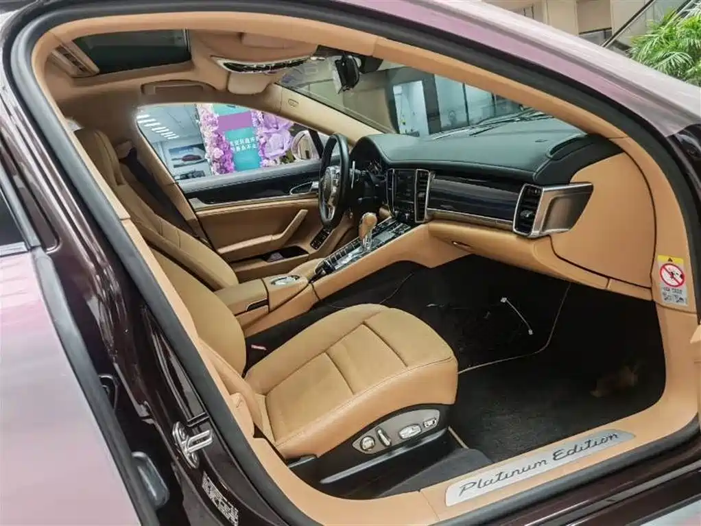 Porsche Panamera 2013 Panamera 4 Platinum Edition 3.6L фото 7