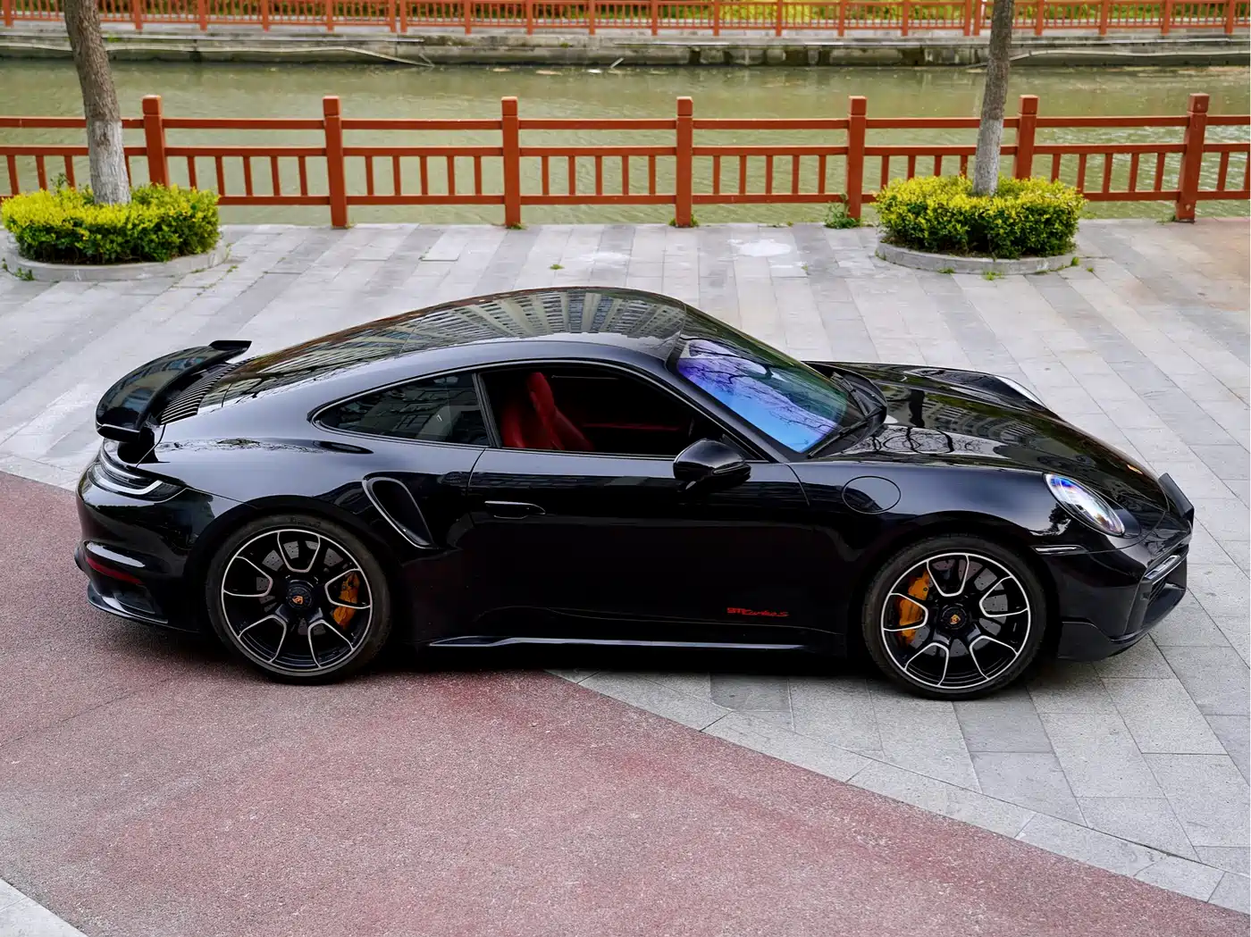Porsche 911 2023 Turbo S 3.7T фото 4