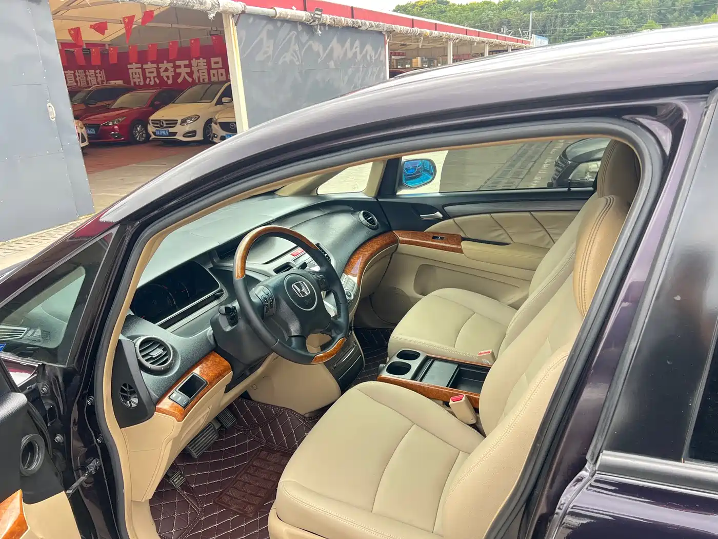 Фото 8 - Honda Odyssey