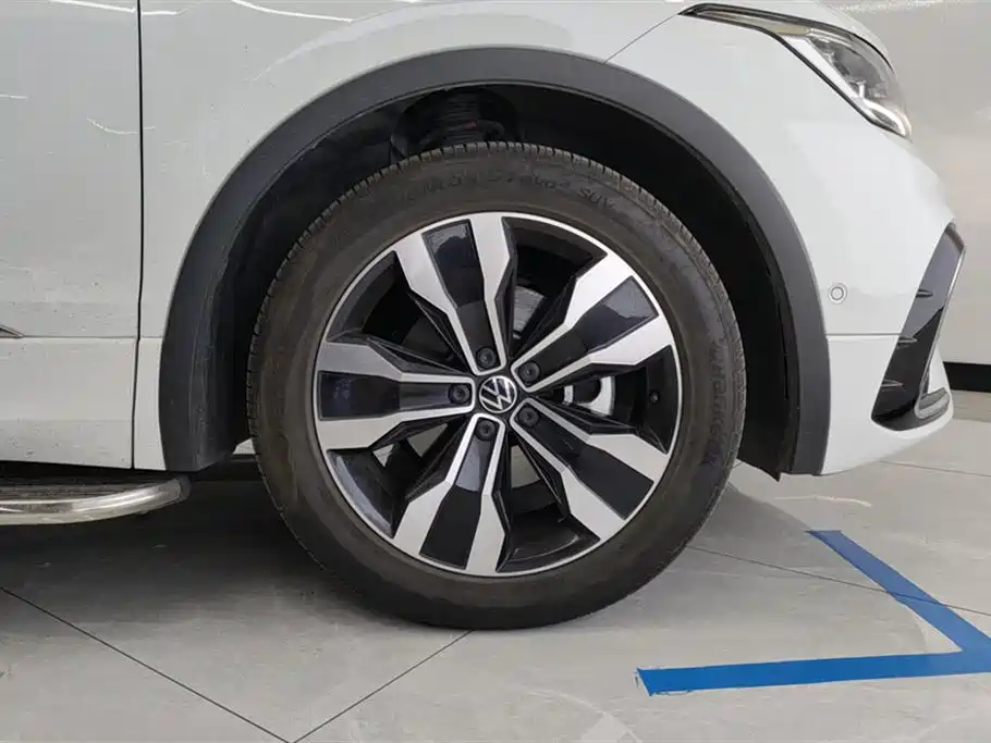 Volkswagen Tiguan L 2024 Outstanding 330TSI Auto 2WD R-Line Dragon Glory Edition фото 6