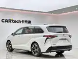 Photo 3 - Toyota Sienna
