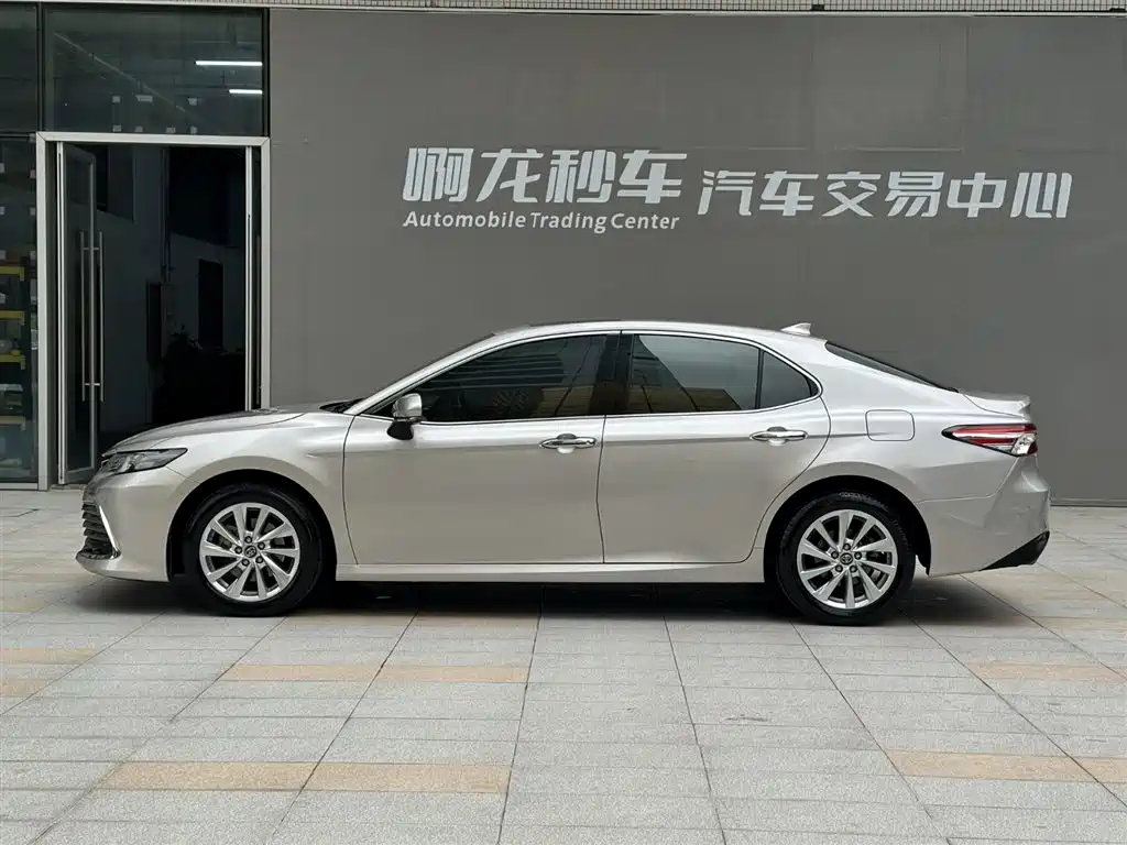 Toyota Camry 2021 2.0G Luxury Edition фото 22