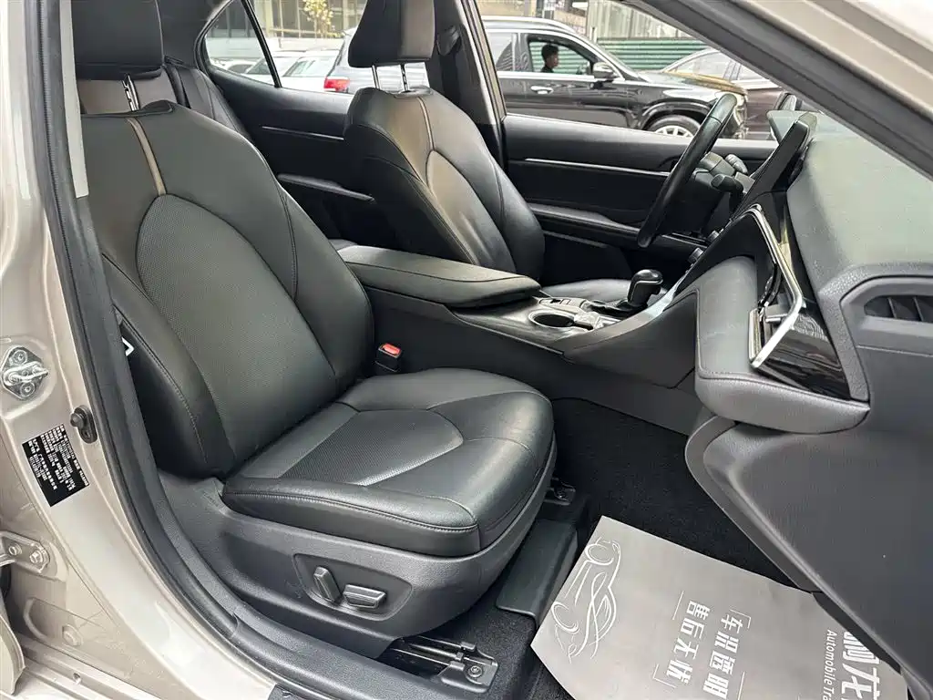 Toyota Camry 2021 2.0G Luxury Edition фото 13