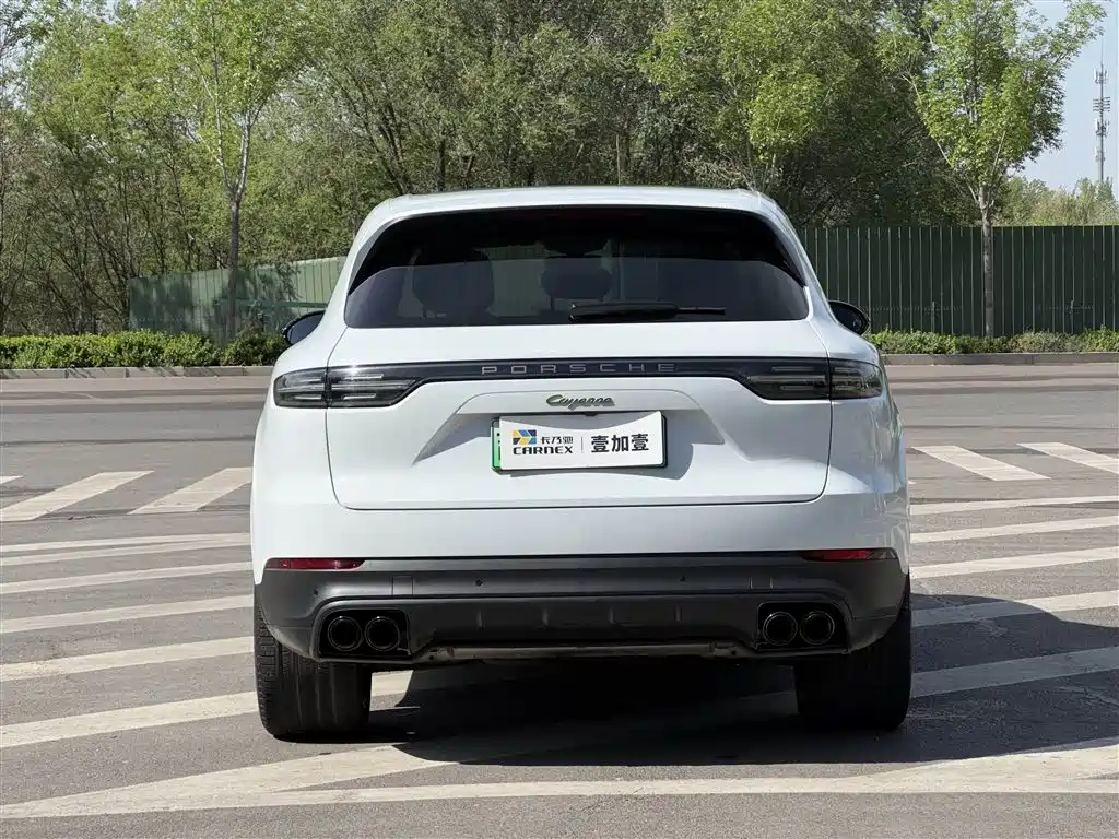 Porsche Cayenne New Energy 2023 Cayenne E-Hybrid 2.0T Platinum Edition фото 18