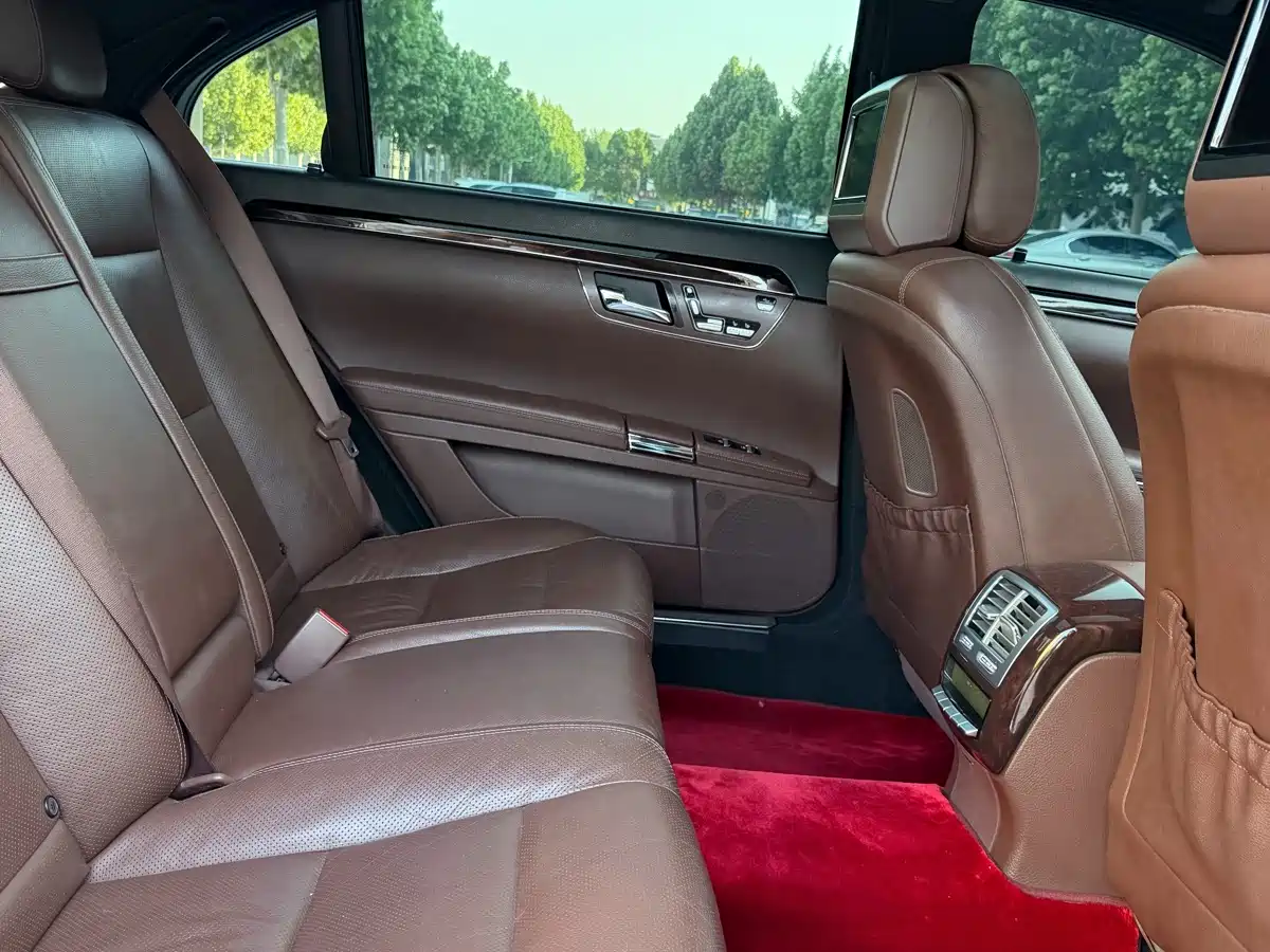 Mercedes-Benz S-Class 2012 S 300 L Luxury Grand Edition фото 11