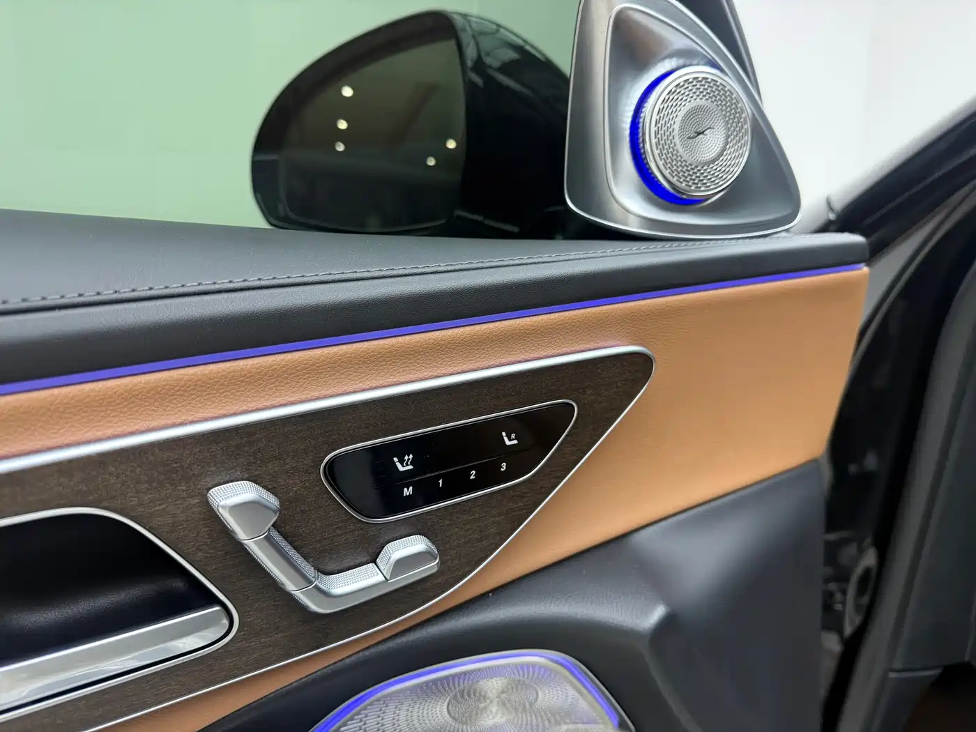 Mercedes-Benz E-Class 2025 E 300 L Fashion фото 14