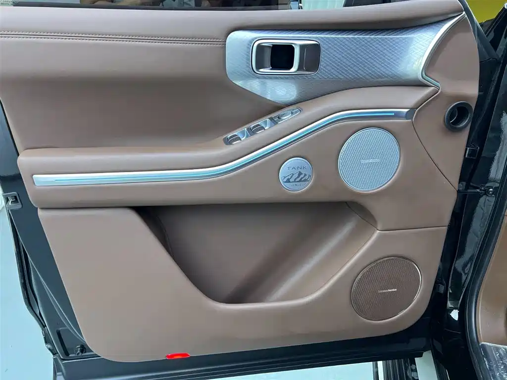 TANK TANK 700 NEW ENERGY