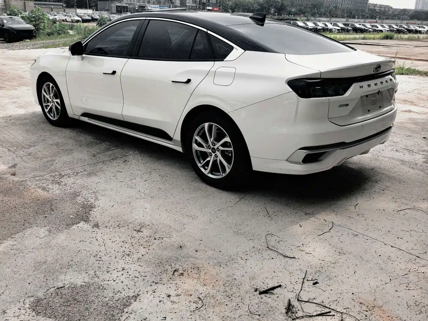 Фото 8 - Ford Mondeo