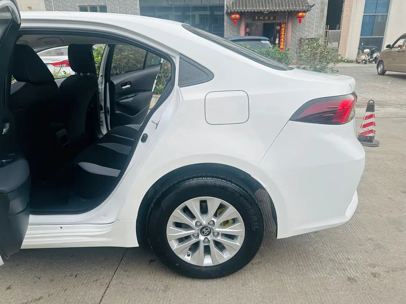 Toyota Corolla 2023 1.2T Pioneer Edition фото 10