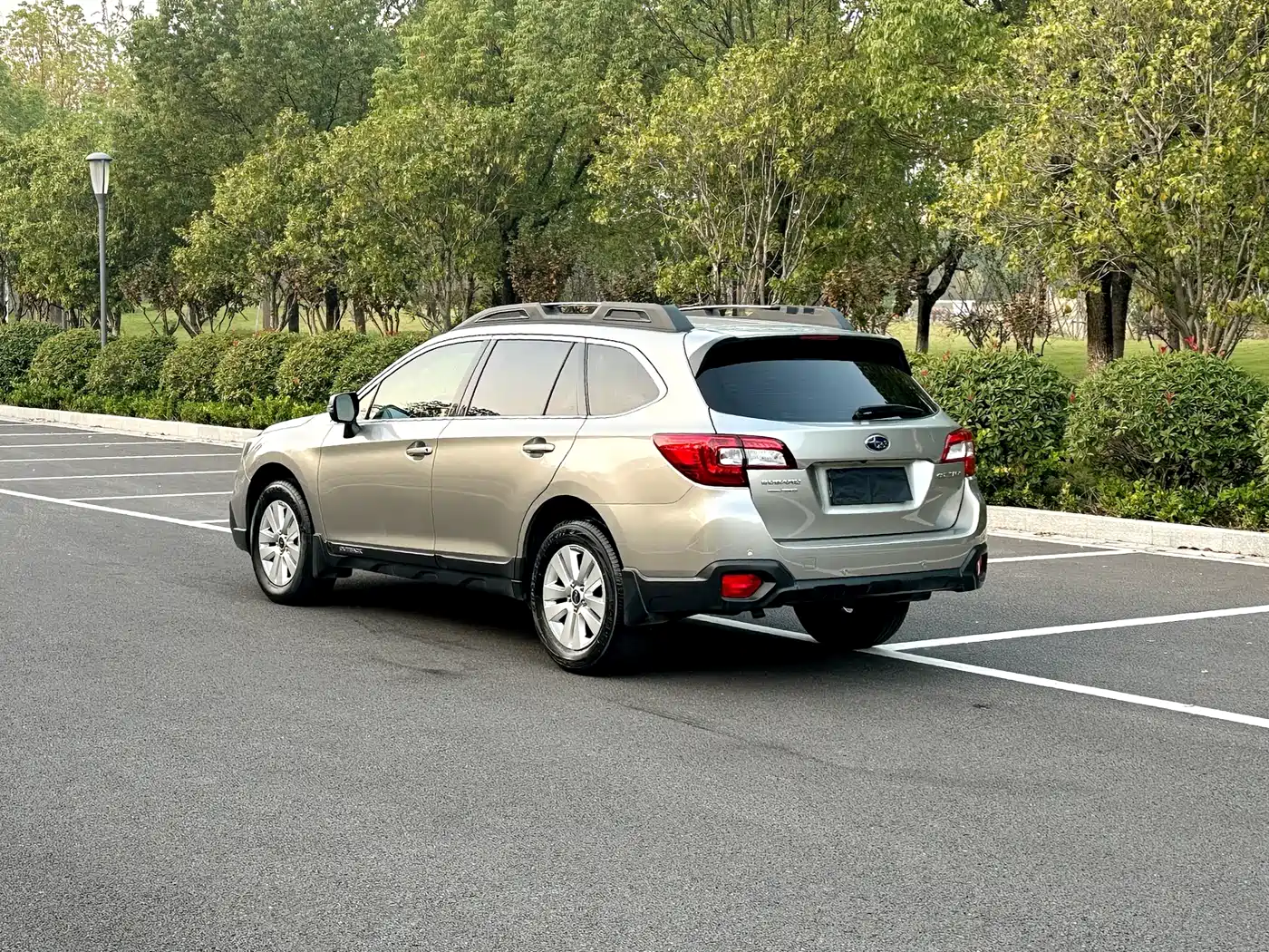 Subaru Outback 2015 2.5i Luxury Navigation Edition фото 4