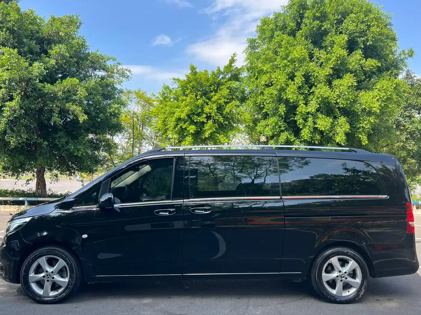 Mercedes-Benz Vito 2020 2.0T Business Edition (9-seater) фото 3