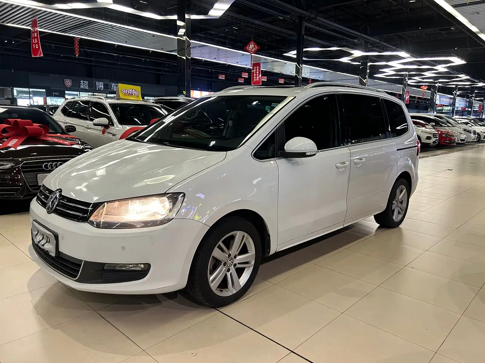 Фото 3 - Volkswagen Sharan