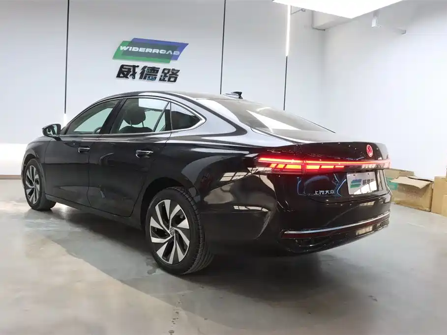 Volkswagen Passat 2025 Pro 380TSI Dragon Glory Edition фото 6