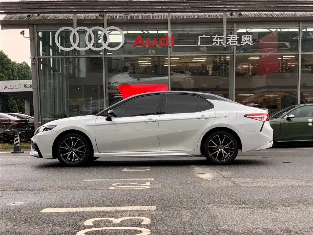Toyota Camry 2021 2.0S Sporty Edition фото 3