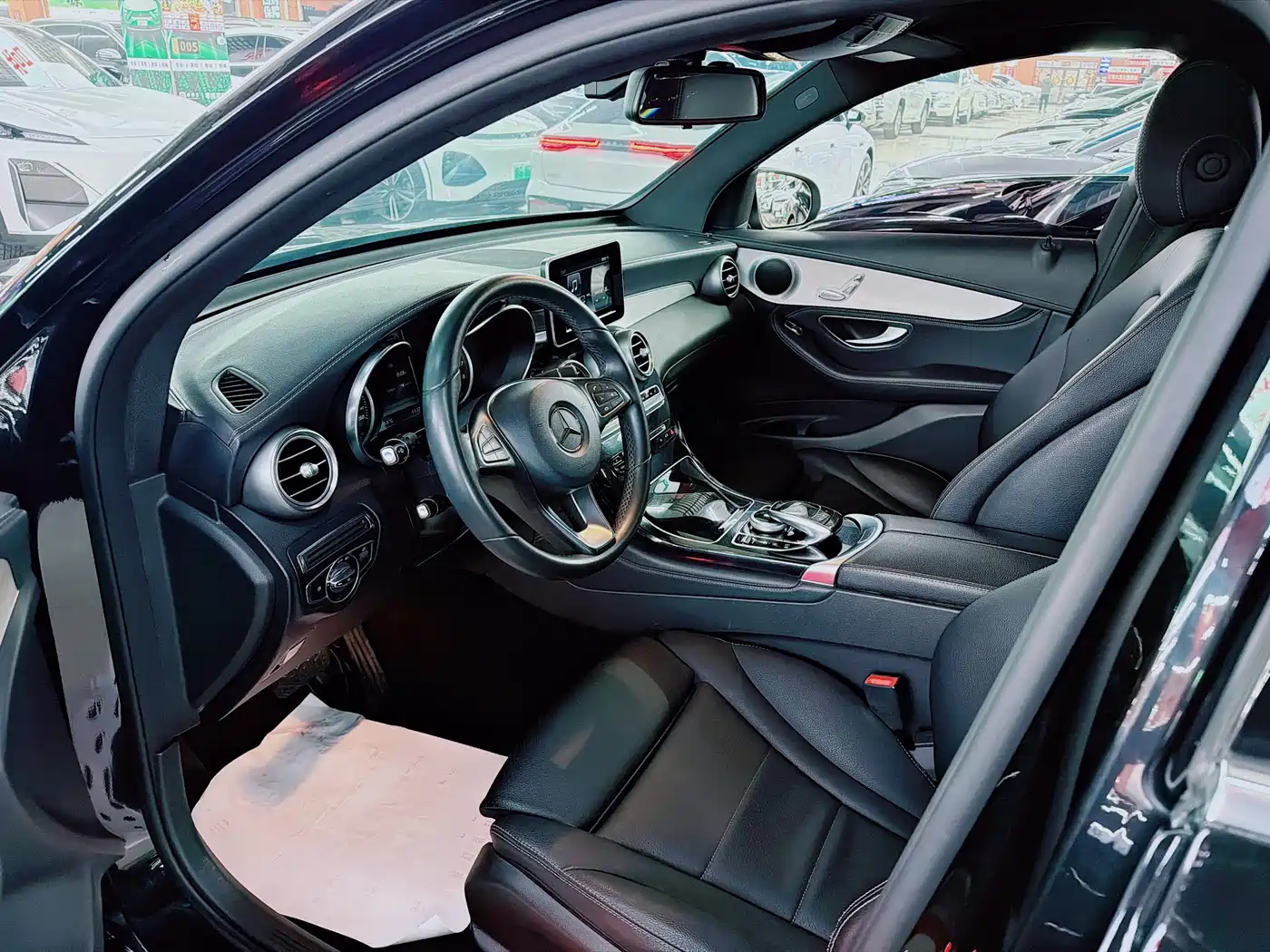 Mercedes-Benz GLC 2017 GLC 200 4MATIC фото 7