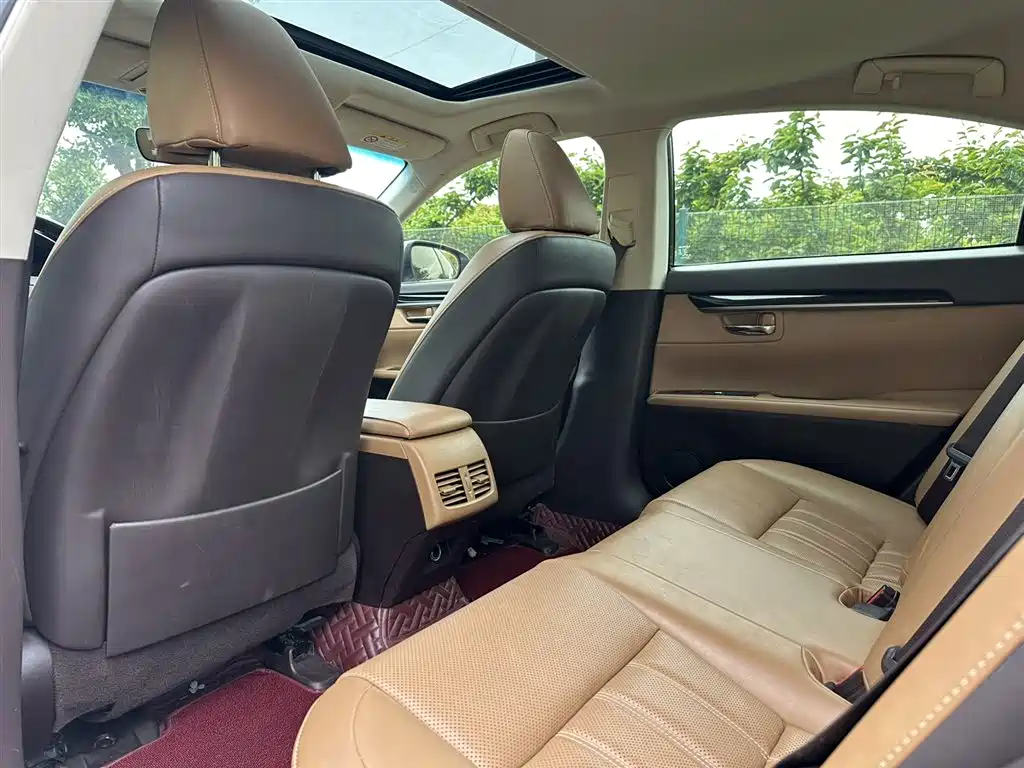 Lexus ES 2015 200 Elite Edition фото 14