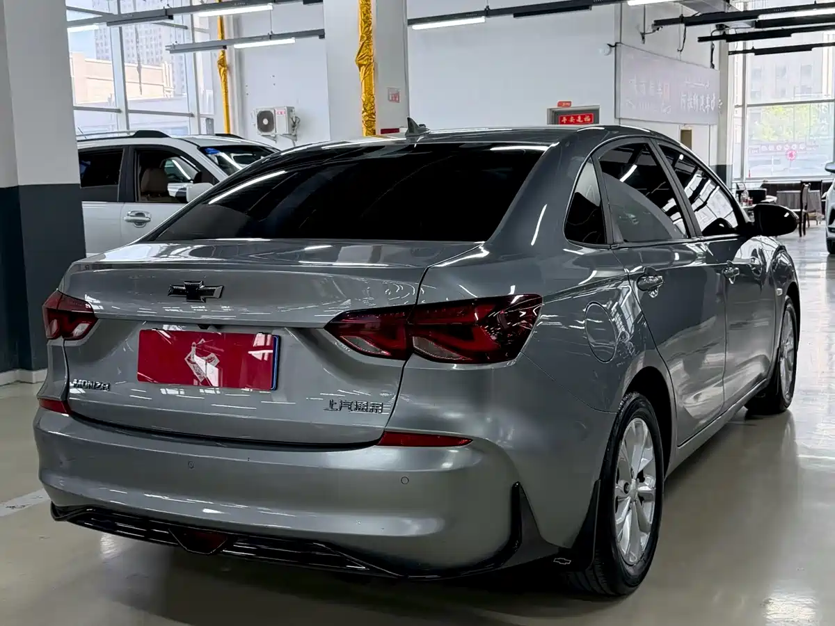 CHEVROLET CRUZE