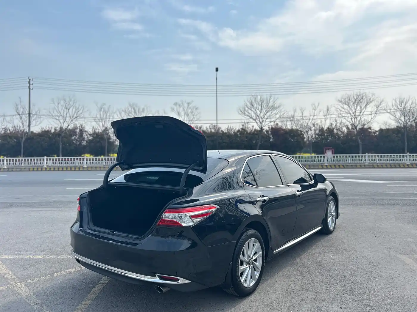 Toyota Camry 2023 2.0G Luxury Edition фото 22