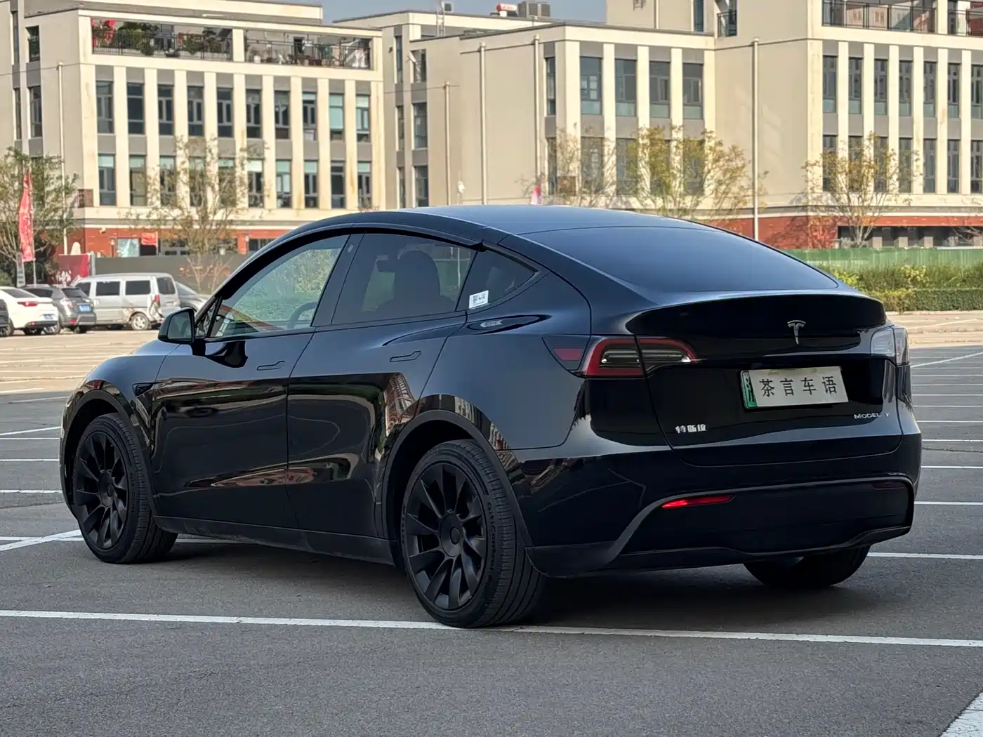 TESLA MODEL Y