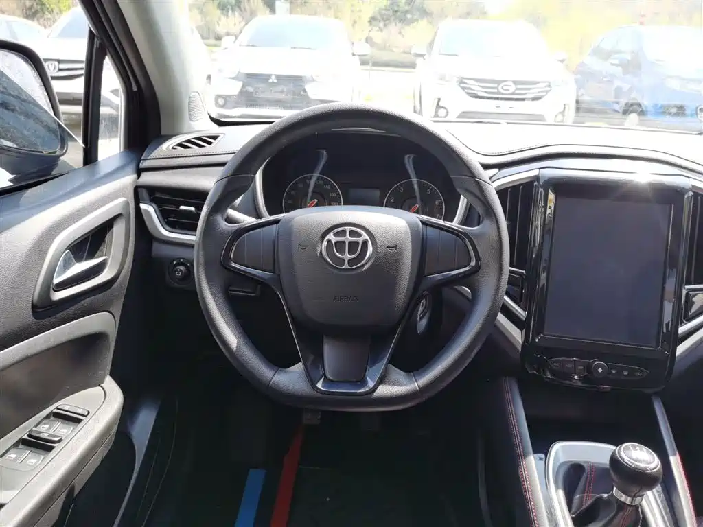 Zhonghua V3 2019 2017 1.5L Manual Comfort