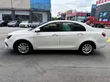 Фото 6 - Geely Emgrand