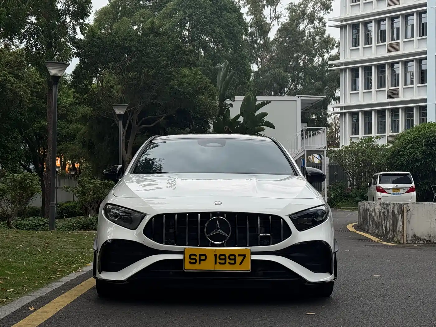 Mercedes-Benz A-Class AMG 2024 AMG A 35 L 4MATIC фото 2
