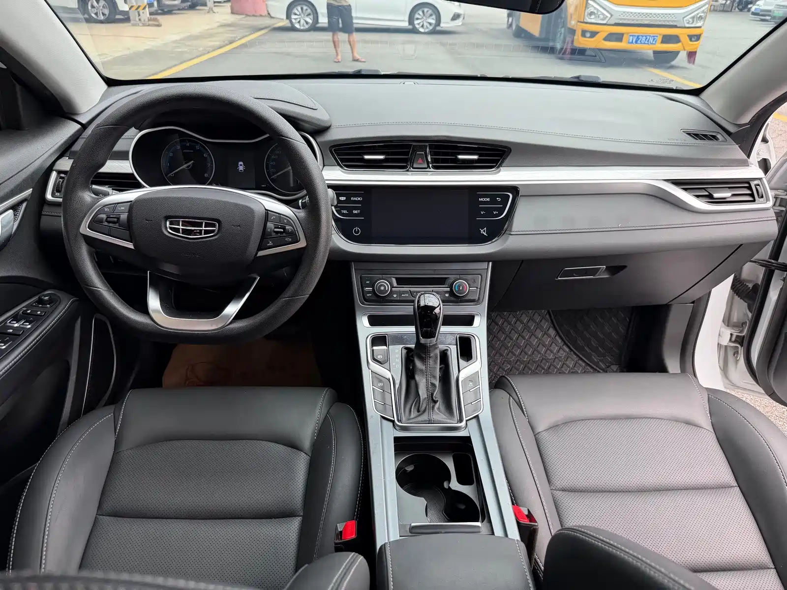 Фото 25 - Geely Emgrand