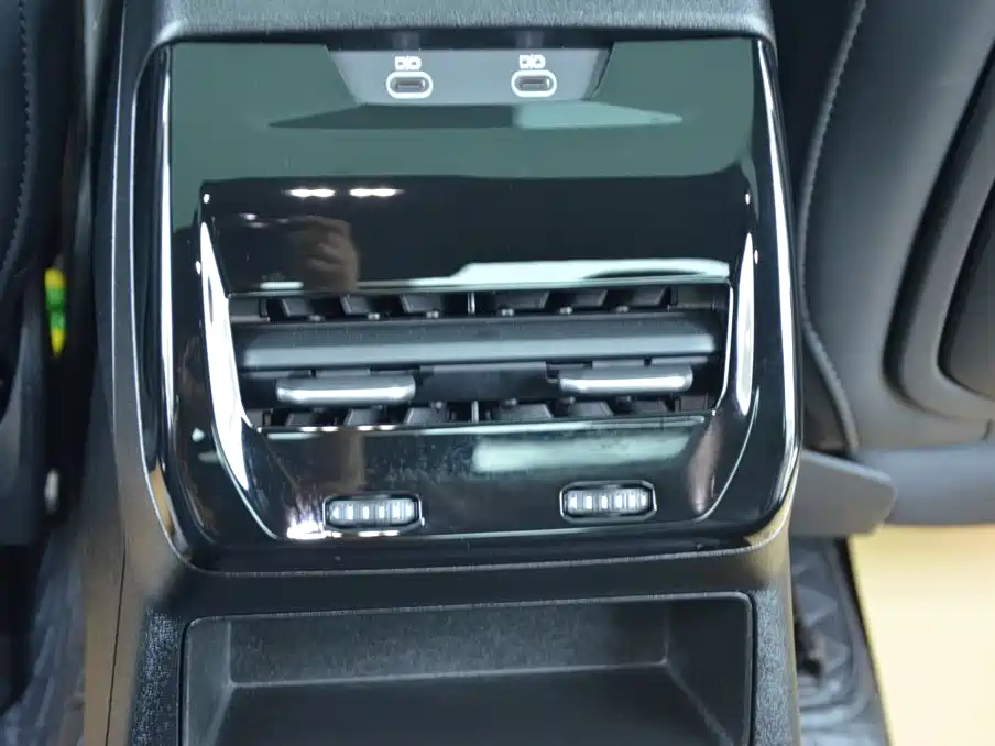 Фото 11 - Audi A5L