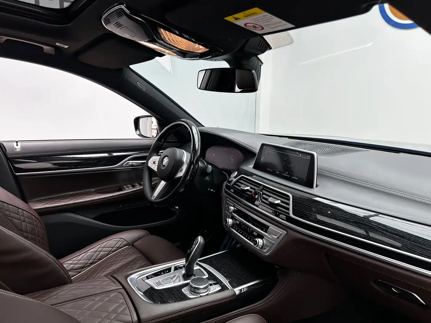 BMW 7 Series 2021 Model 730Li M Sport Package фото 19