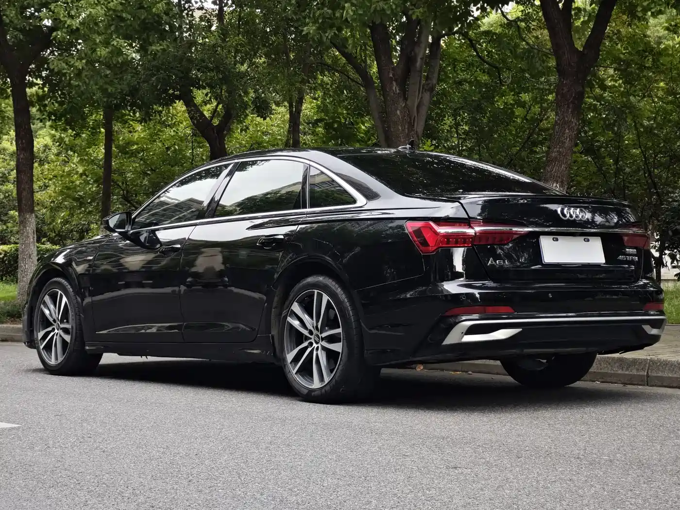 Audi A6L 2023 40 TFSI Luxury Dynamic фото 17