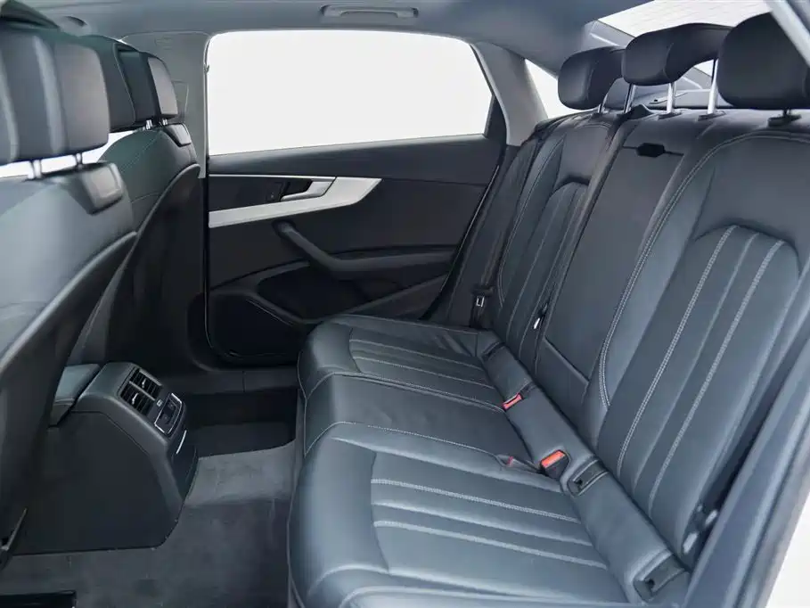 Audi A4L 2020 40 TFSI Fashion Dynamic Edition фото 14