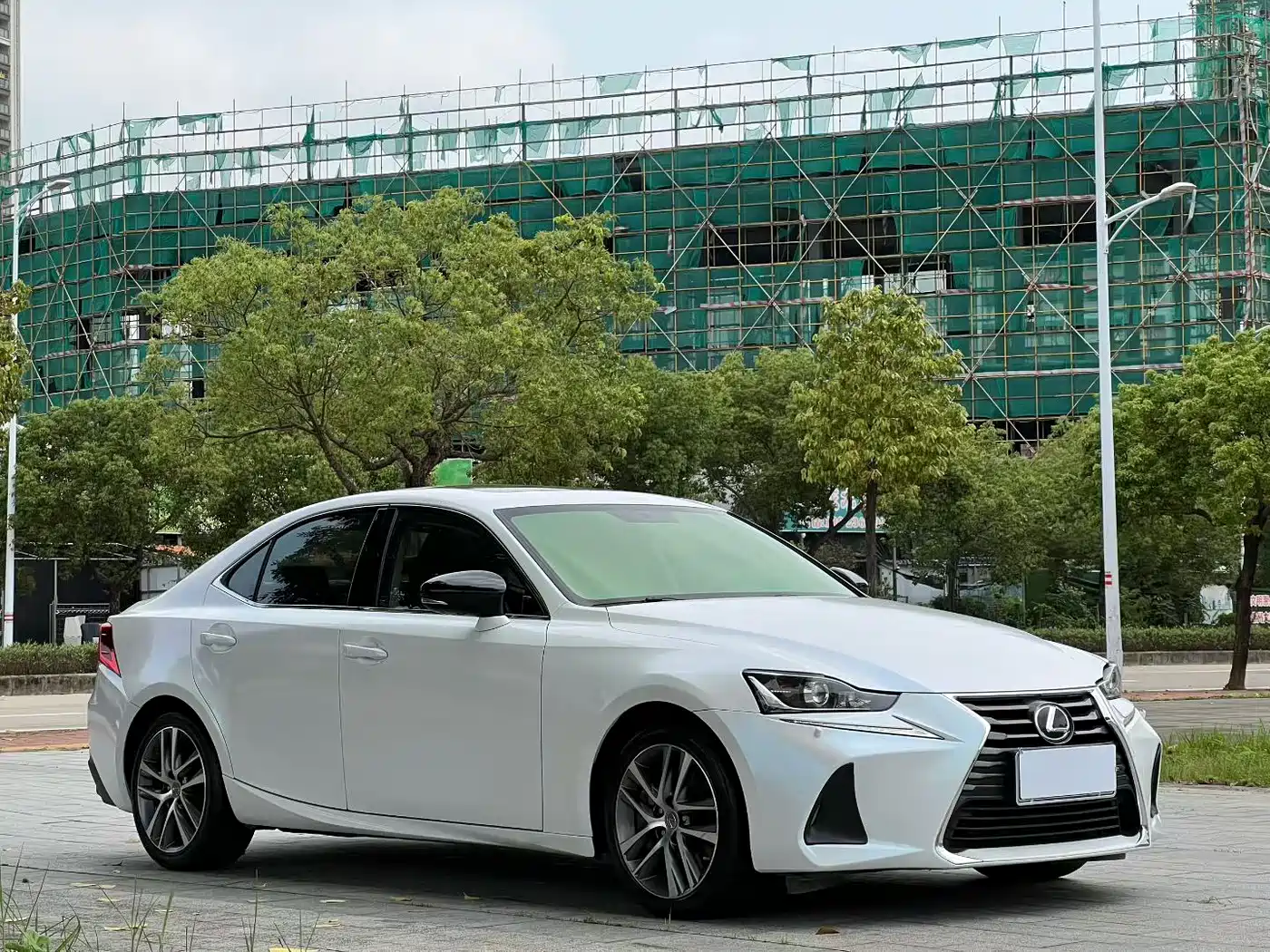 Lexus IS 2017 300 Leading Edition фото 3