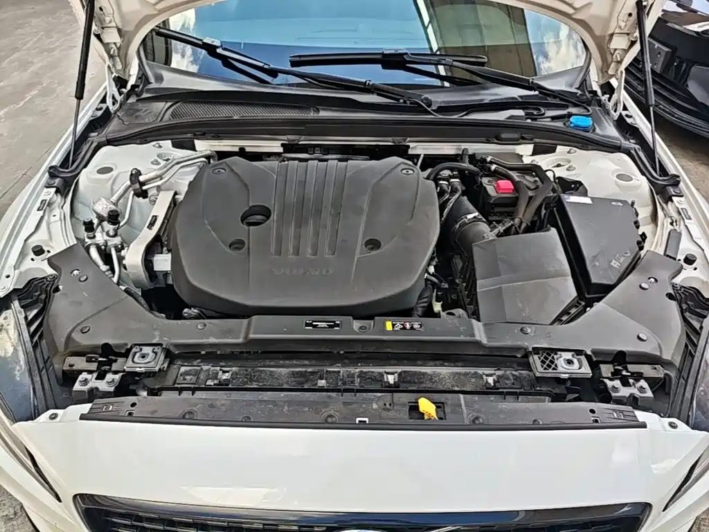 Volvo V60 2022 2022 B5 Momentum Sport